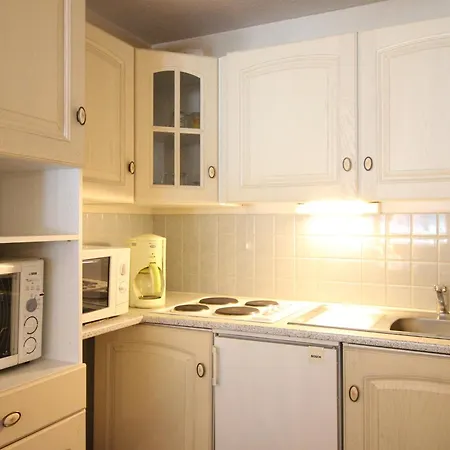 F2 De 38m² Au Pied Des Pistes Du Mont-dore, 6 Couchages, Local A Skis - Fr-1-415-115