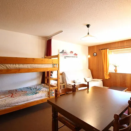 F2 De 38m² Au Pied Des Pistes Du Mont-dore, 6 Couchages, Local A Skis - Fr-1-415-115